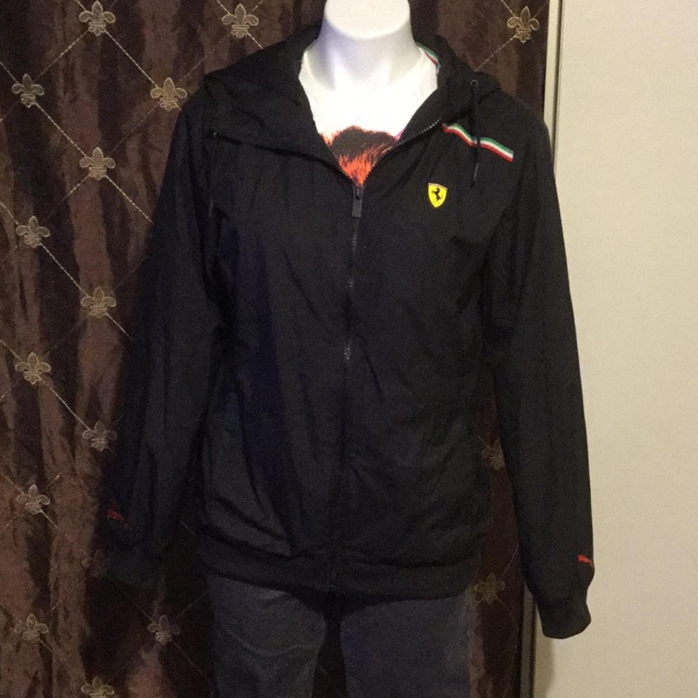 Puma Scuderia Ferrari hooded windbreaker size M